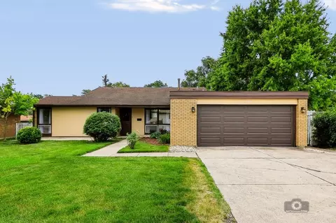 5595 155th St, Oak Forest, IL 60452