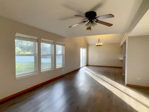 Living - 2001 Gray Hawk Dr, Plainfield, IL 60586 photo 3 of 3