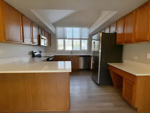 Kitchen - 2001 Gray Hawk Dr, Plainfield, IL 60586 photo 3 of 4