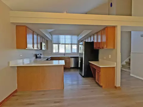 Kitchen - 2001 Gray Hawk Dr, Plainfield, IL 60586 photo 2 of 4