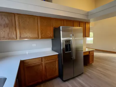 Kitchen - 2001 Gray Hawk Dr, Plainfield, IL 60586 photo 4 of 4