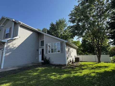 Exterior - 2001 Gray Hawk Dr, Plainfield, IL 60586 photo 2 of 5