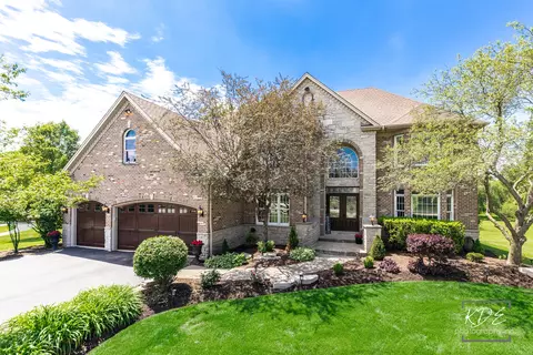 4443 Esquire Cir, Naperville, IL 60564