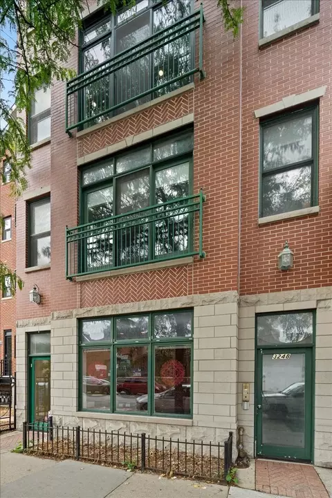 3248 N Sheffield Ave #3, Chicago, IL 60657