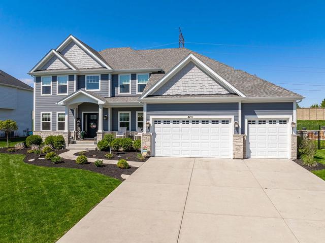 4211 Chinaberry Ln, Naperville, IL 60564