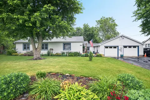 889 Armour Rd, Bourbonnais, IL 60914