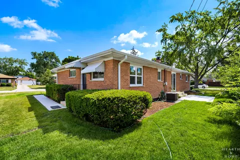 Exterior - 49 King Ln, Des Plaines, IL 60016 photo 6 of 6