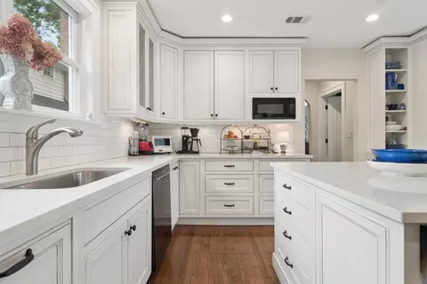 Kitchen - 343 Franklin Ave, River Forest, IL 60305 photo 4 of 5