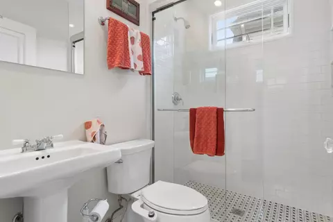 Bath - 343 Franklin Ave, River Forest, IL 60305 photo 1 of 3