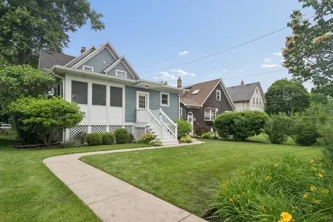 Exterior - 343 Franklin Ave, River Forest, IL 60305 photo 4 of 7