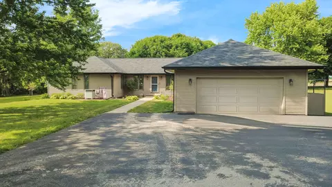 11 N025 Burlington Rd, Hampshire, IL 60140
