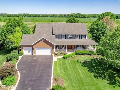 38 W070 Spring Green Way, Batavia, IL 60510