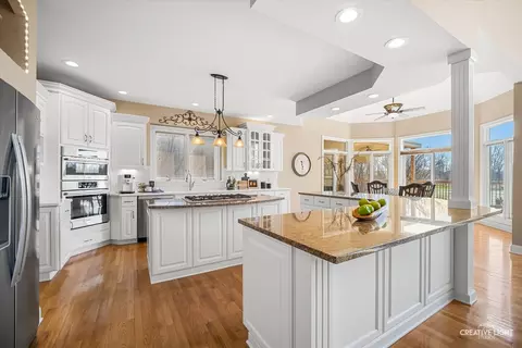 Kitchen - 3516 White Eagle Dr, Naperville, IL 60564 photo 2 of 4