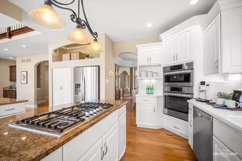 Kitchen - 3516 White Eagle Dr, Naperville, IL 60564 photo 4 of 4