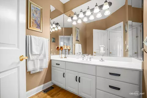 Bath - 3516 White Eagle Dr, Naperville, IL 60564 photo 3 of 6