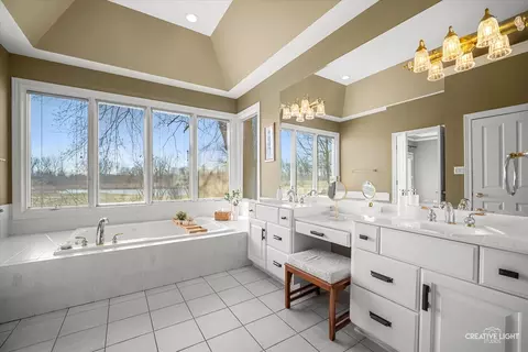 Bath - 3516 White Eagle Dr, Naperville, IL 60564 photo 2 of 6