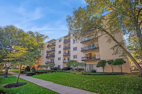 820 Oakton St #2A, Evanston, IL 60202