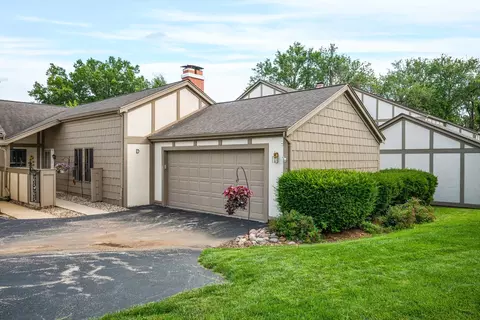 1305 Kingsridge Ct, Normal, IL 61761