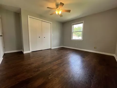 Bedroom - 1014 Walnut St, Ottawa, IL 61350 photo 2 of 4