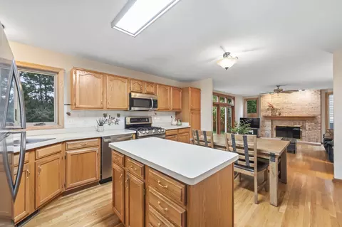 1155 Charter Oaks Dr, Bartlett, IL 60103 photo 9
