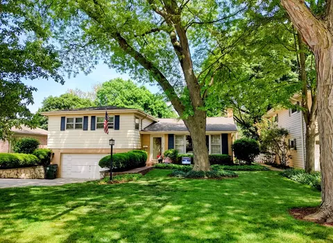 311 N Beverly Ln, Arlington Heights, IL 60004