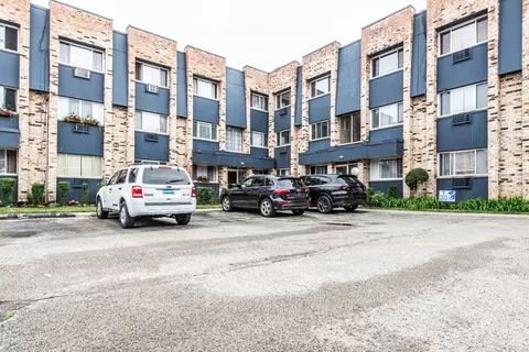 8641 W 5 W Foster Ave #3A, Chicago, IL 60656