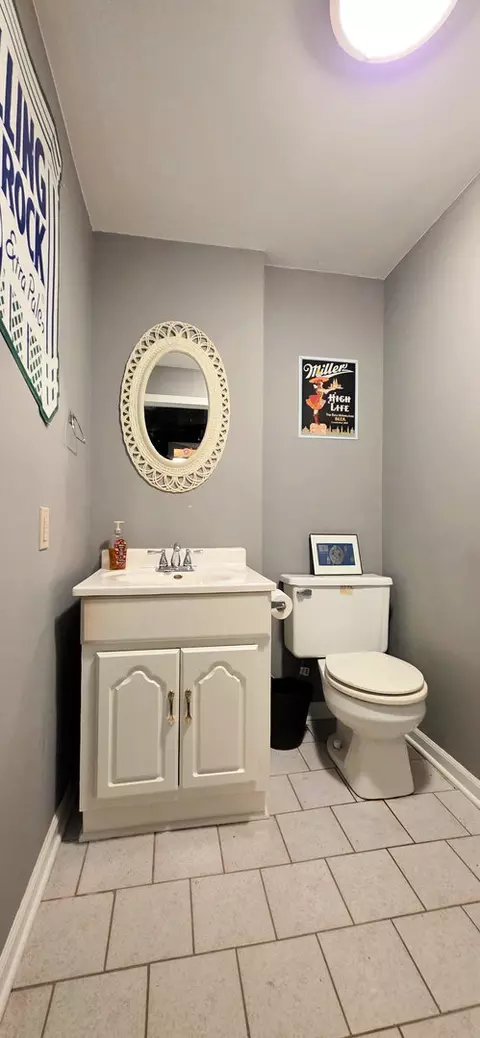 Bath - 981 S Evergreen Ave, Kankakee, IL 60901 photo 3 of 3