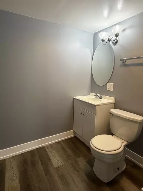 Bath - 1024 S Wolf Rd, Des Plaines, IL 60016 photo 2 of 2
