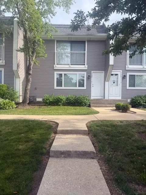 5122 Carol Ln, Gurnee, IL 60031