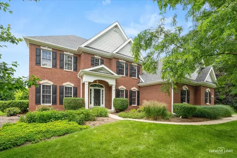 40 W850 Stonecrest Dr, Elgin, IL 60124