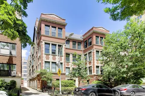 434 W Aldine Ave #3A, Chicago, IL 60657