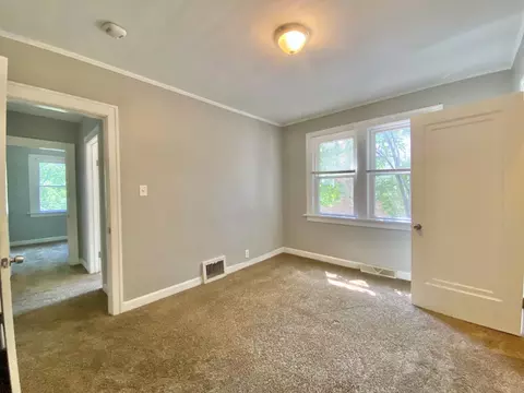 Bedroom - 685 E 142nd St, Dolton, IL 60419 photo 5 of 10