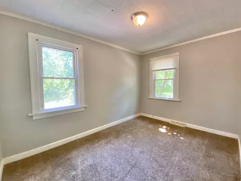 Bedroom - 685 E 142nd St, Dolton, IL 60419 photo 3 of 10