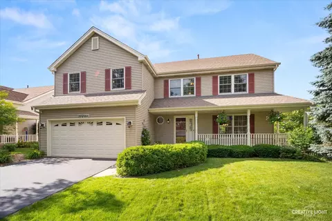 39 W664 Terney Ln, Geneva, IL 60134