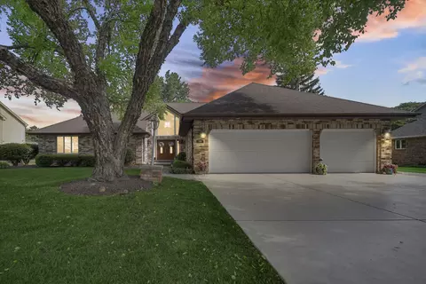 708 Galway Ln, Prospect Heights, IL 60070