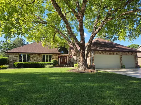 708 Galway Ln, Prospect Heights, IL 60070