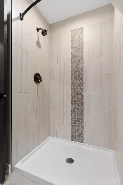 Bath - 4457 E Minooka Rd, Minooka, IL 60447 photo 9 of 9