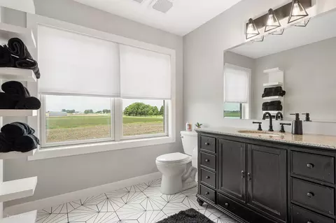 Bath - 4457 E Minooka Rd, Minooka, IL 60447 photo 5 of 9