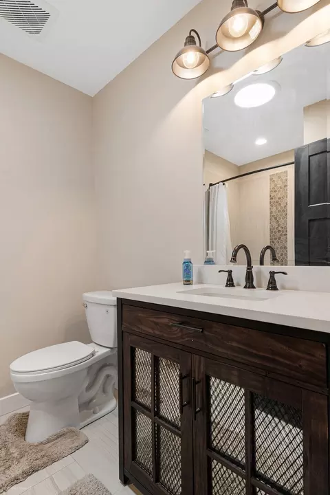 Bath - 4457 E Minooka Rd, Minooka, IL 60447 photo 8 of 9