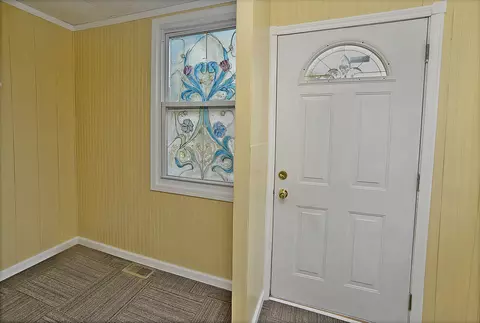 Entry Way - 1111 Walnut St, Ottawa, IL 61350 photo 1 of 2