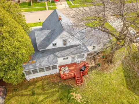 407 W 4th St, Byron, IL 61010