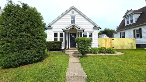 2621 Davenport Ave, Davenport, IA 52803