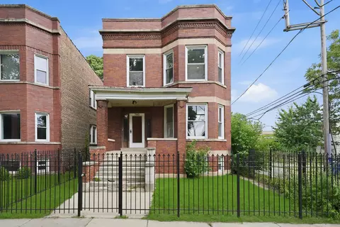 7843 S Burnham Ave, Chicago, IL 60649