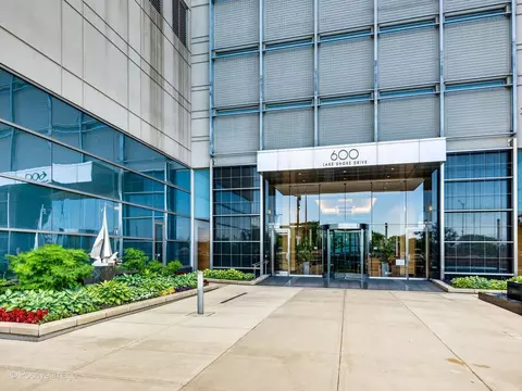 600 N Lake Shore Dr #1909, Chicago, IL 60611