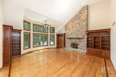 Living - 22625 Marina Dr, Plainfield, IL 60585 photo 5 of 15