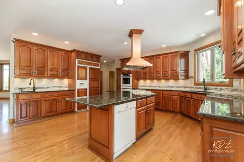 Kitchen - 22625 Marina Dr, Plainfield, IL 60585 photo 2 of 8