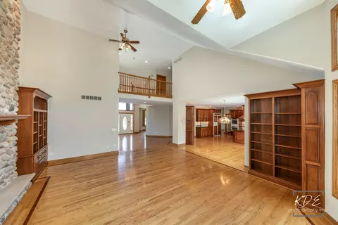 Living - 22625 Marina Dr, Plainfield, IL 60585 photo 4 of 15