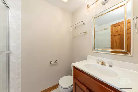 Bath - 22625 Marina Dr, Plainfield, IL 60585 photo 6 of 14