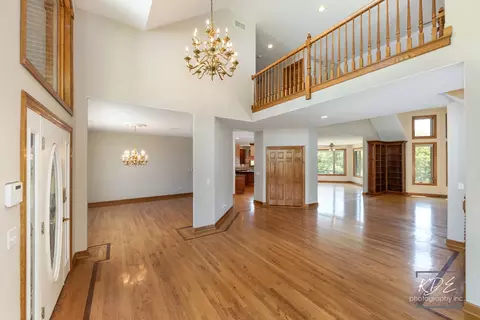 Living - 22625 Marina Dr, Plainfield, IL 60585 photo 3 of 15