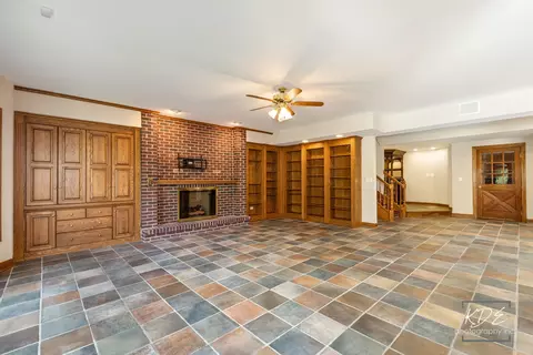 Living - 22625 Marina Dr, Plainfield, IL 60585 photo 11 of 15